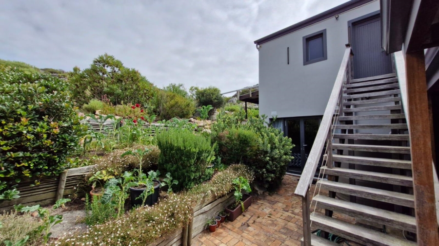 To Let 2 Bedroom Property for Rent in Crofters Valley Western Cape